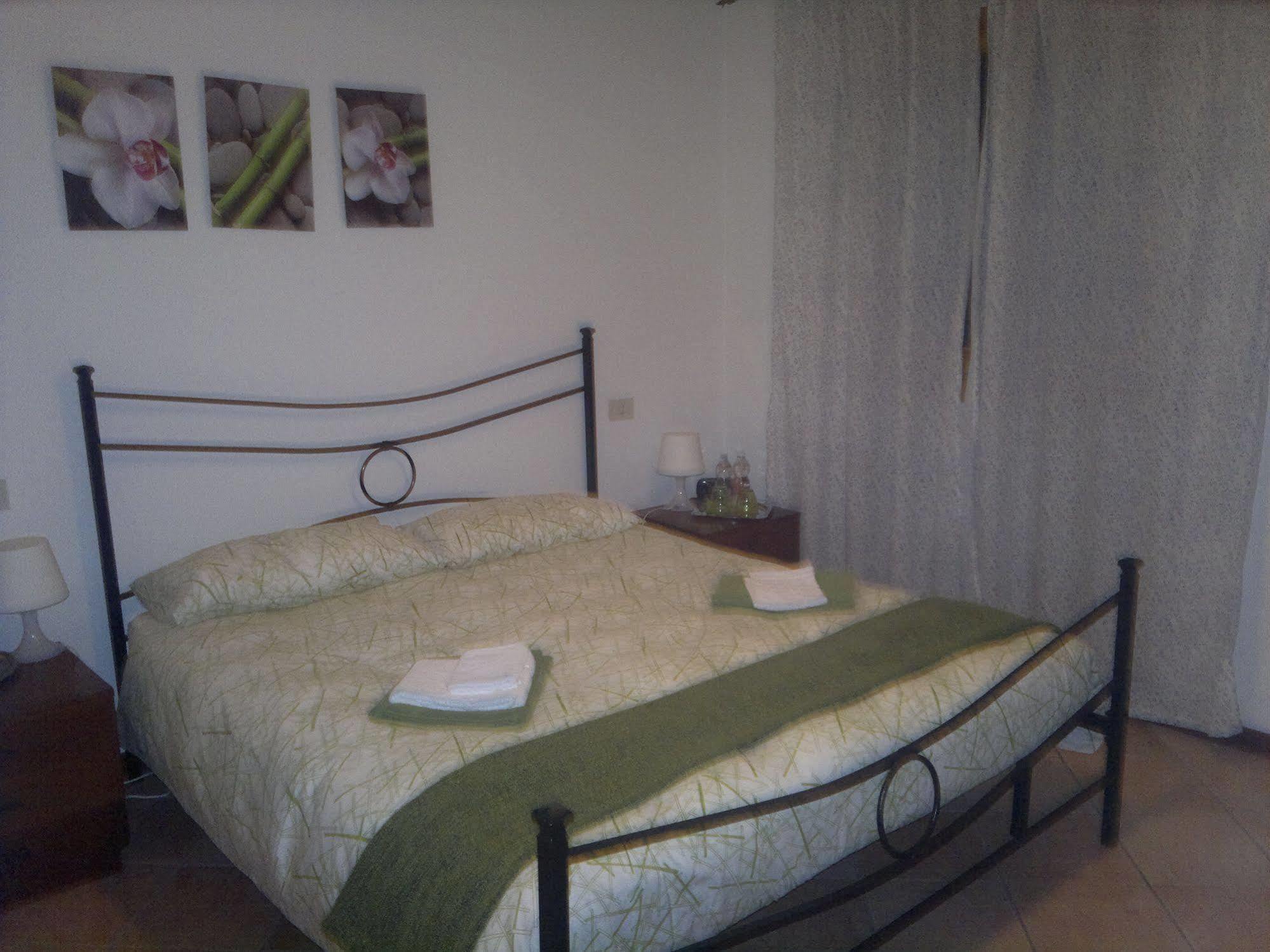 Lo Scoiattolo E La Noce Bed & Breakfast Stresa Ngoại thất bức ảnh