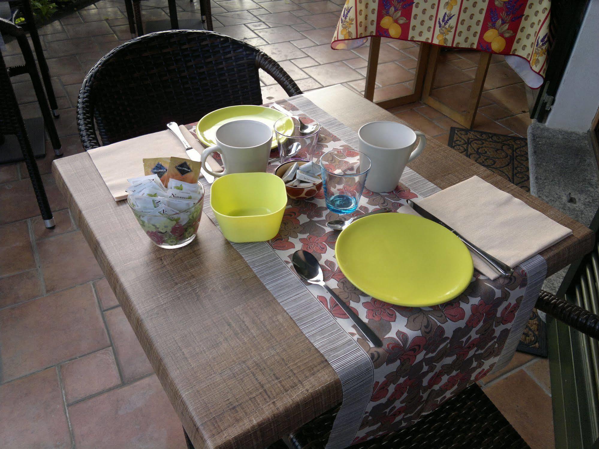 Lo Scoiattolo E La Noce Bed & Breakfast Stresa Ngoại thất bức ảnh